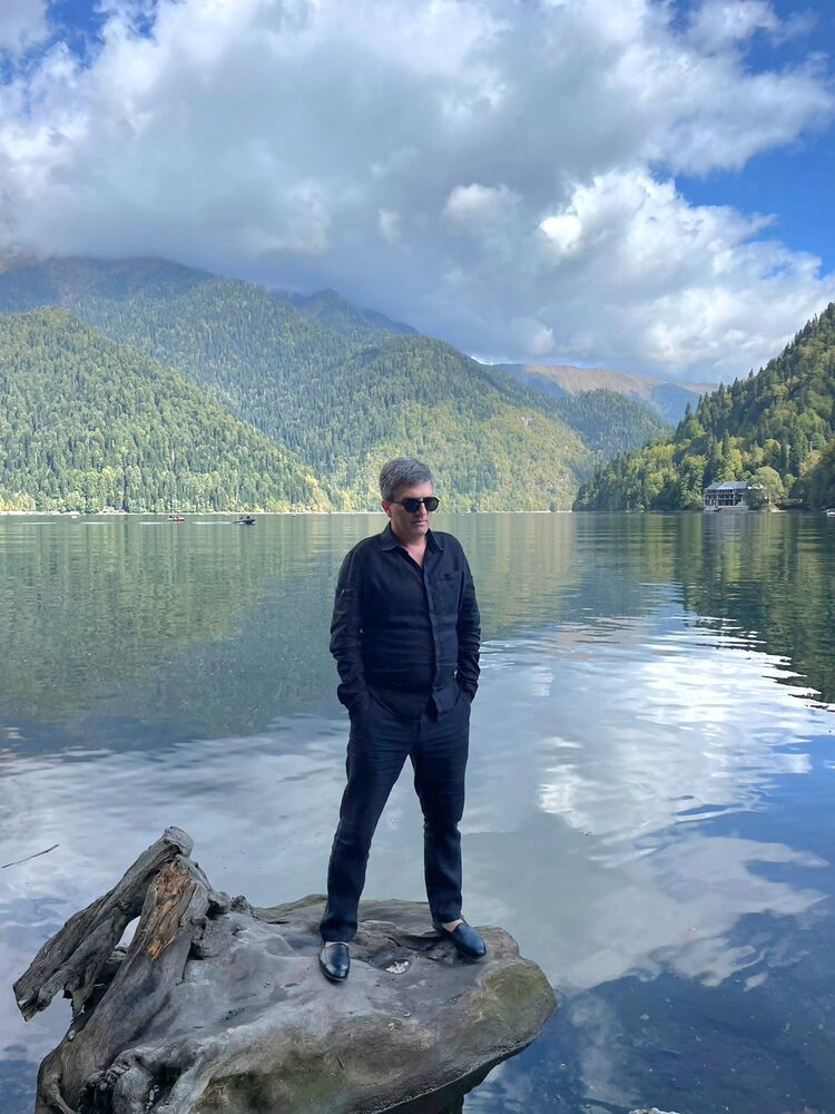  ,   Luka, 44 ,  