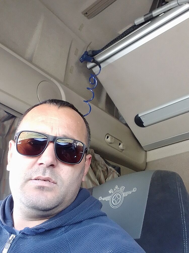  48572875  , 35 ,    