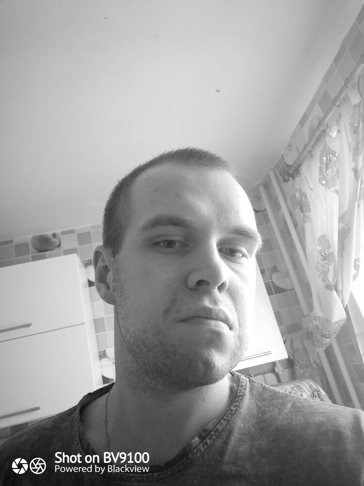  24205765  Alex, 28 ,    