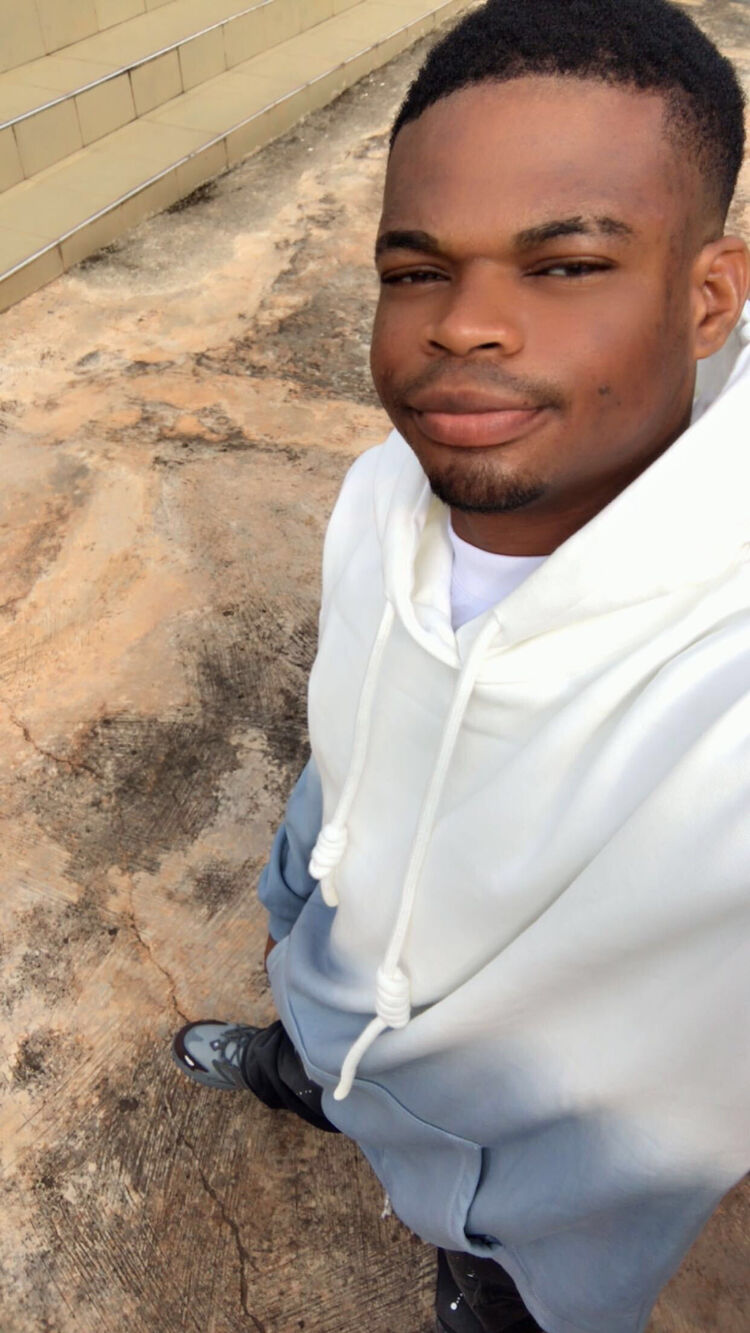  54677665  Taitus, 28 ,    