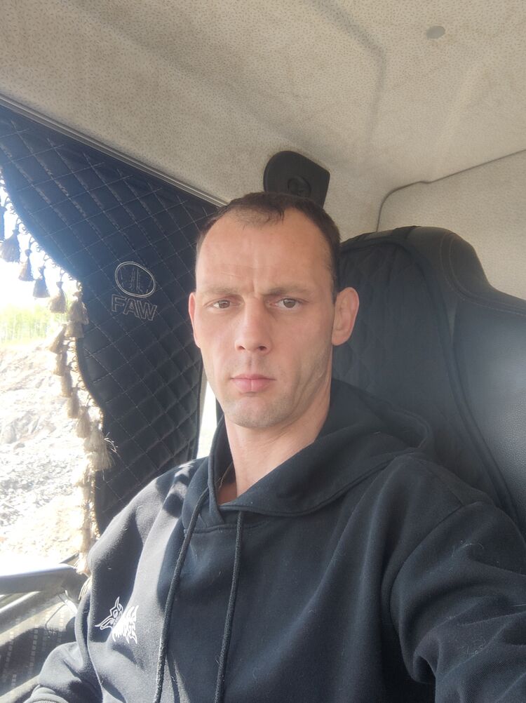  43685675  , 37 ,    --