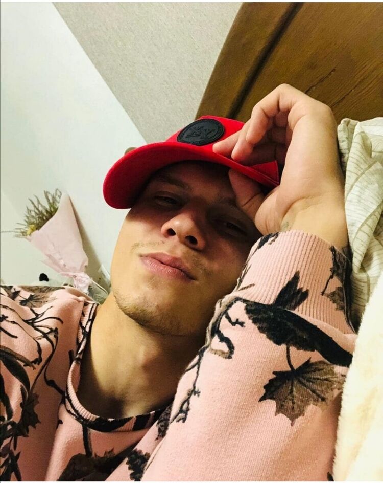  21506945  Dima, 27 ,    