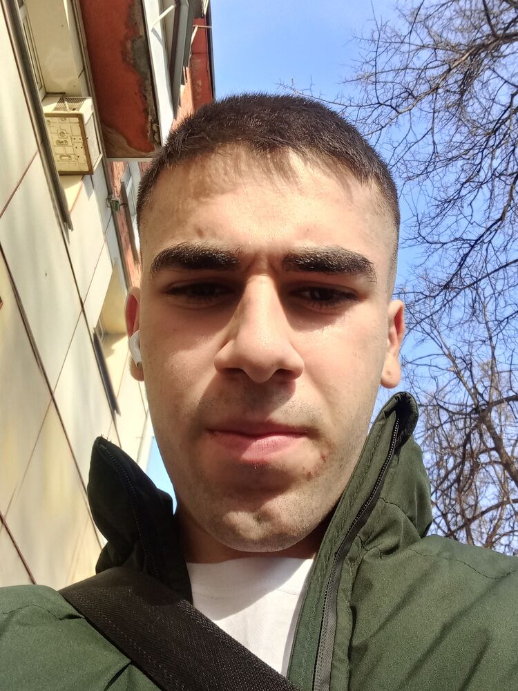  46735015  , 21 ,    