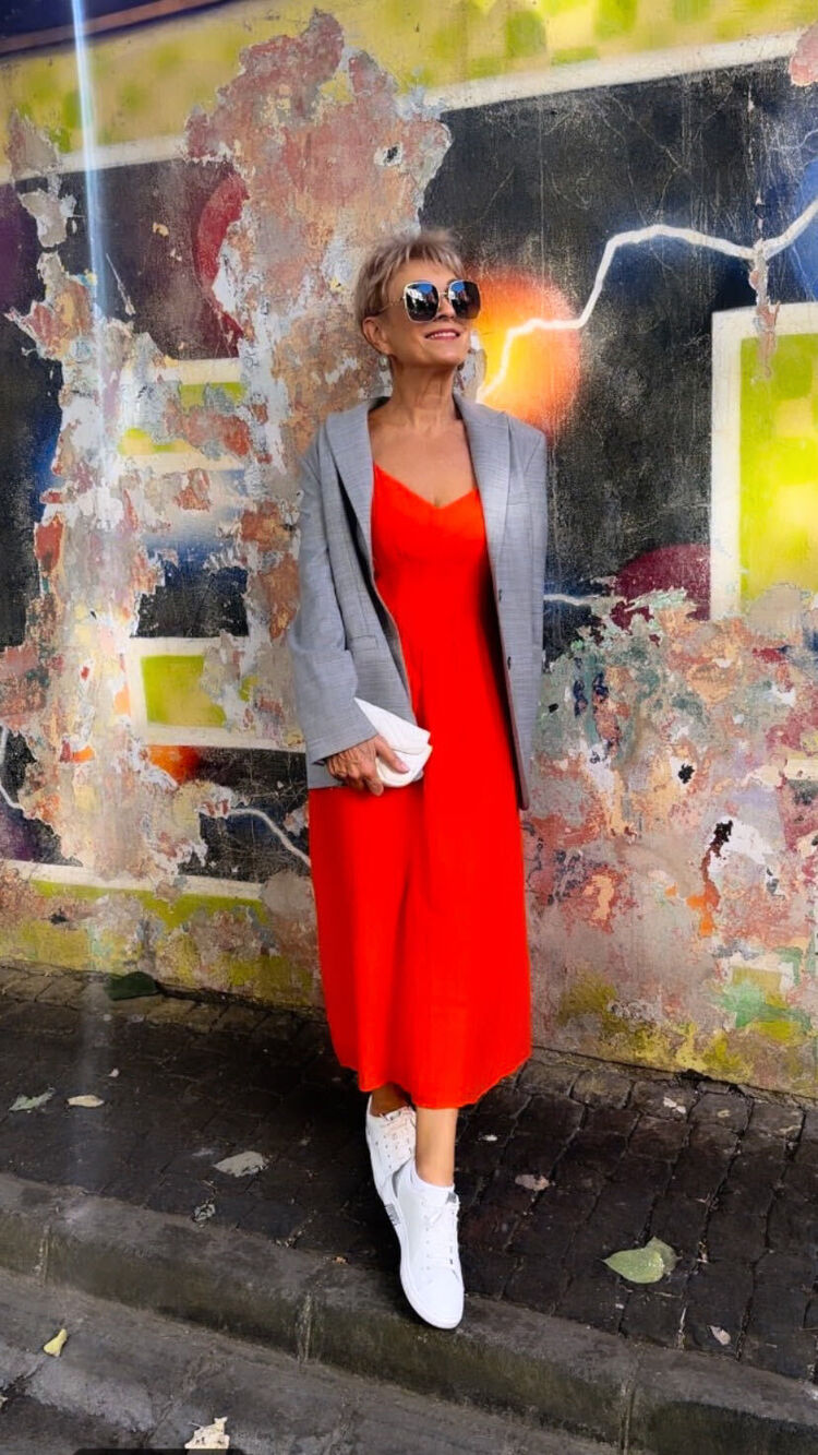  ,   Tatiana, 64 ,   c 