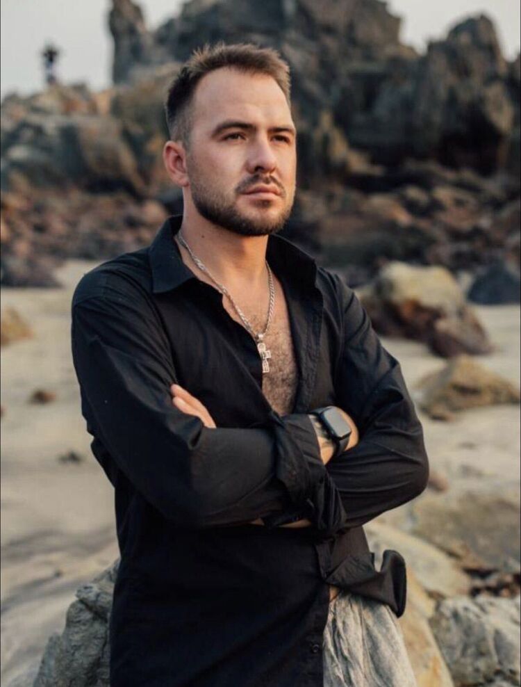  ,   Mister, 33 ,   ,   