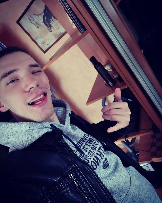 ���� 27044705 ������� Mrrr, 32 ����, ���� ���������� � �����-����������