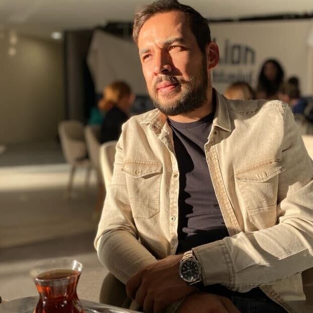  ,   Hakan, 34 ,   ,   