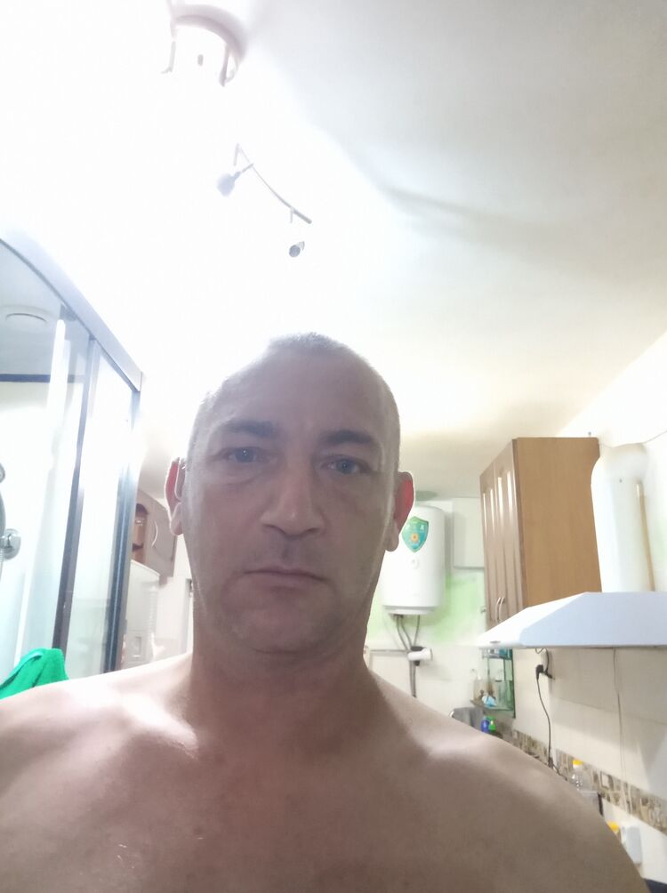  46085245  , 49 ,    