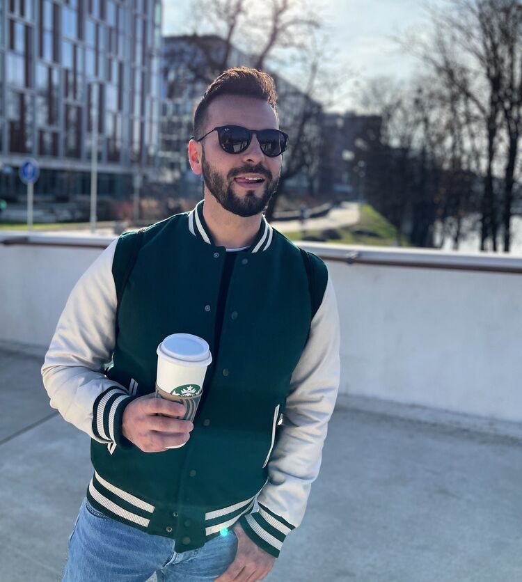 ���� 56108335 ������� Ҹ��, 37 ���, ���� ���������� � ��������