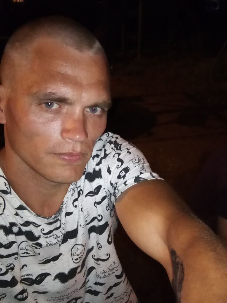  43982975  , 30 ,    