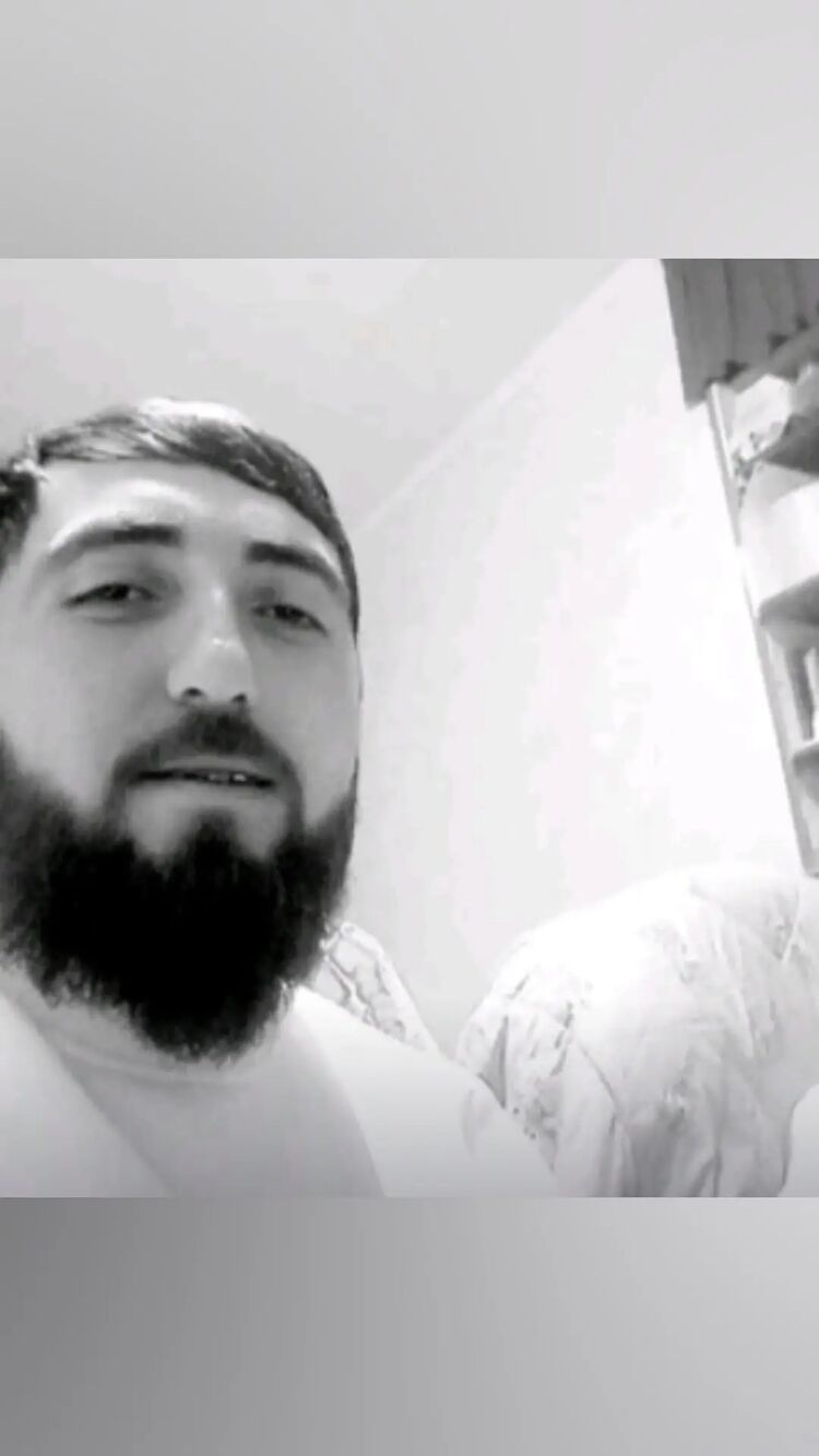  42435835  , 33 ,    