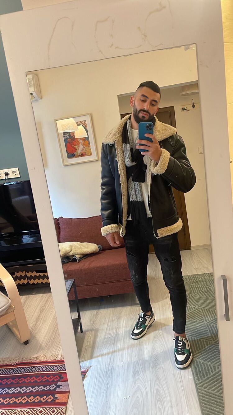  King George,   Abed, 32 ,   ,   