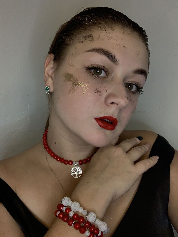  40447165  Sofiamosik, 22 ,     