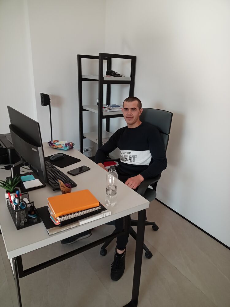  35284005  Alexandr, 35 ,    