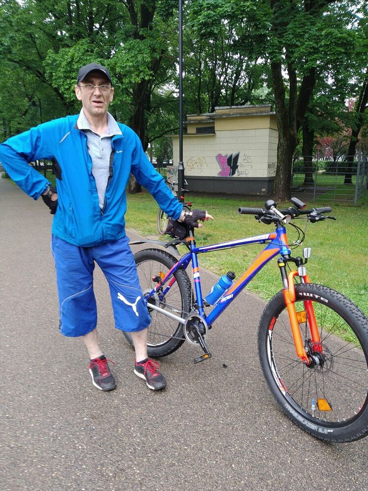  20364475  Slava, 60 ,    