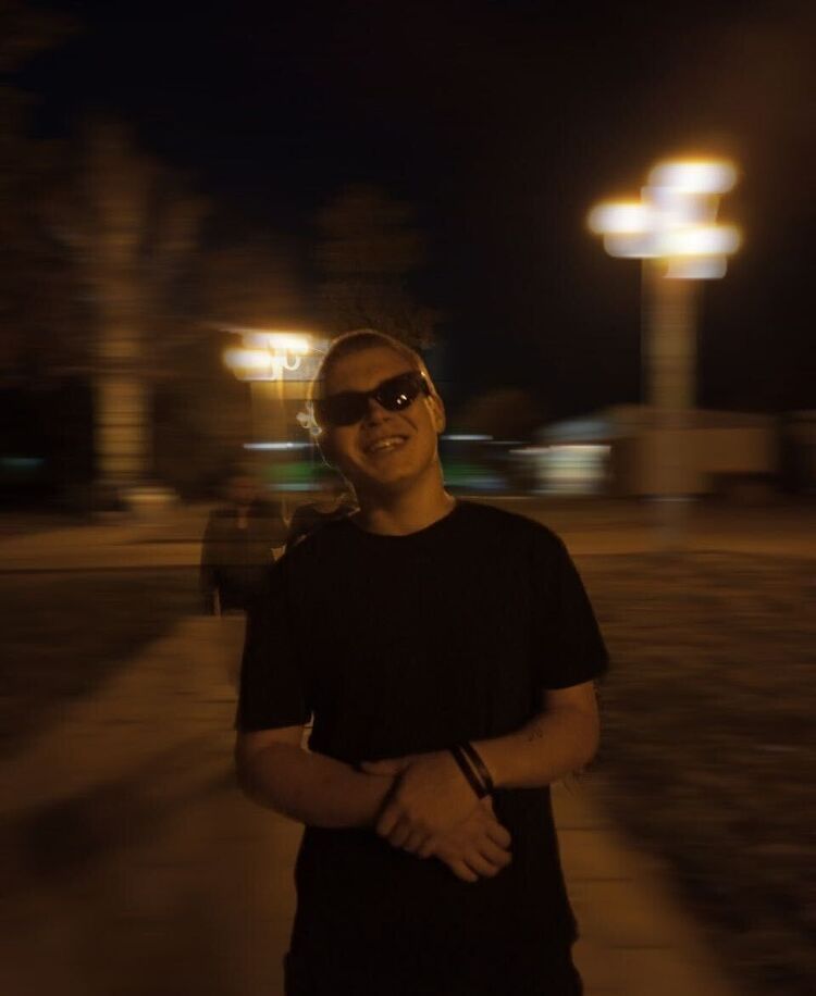  45978295  , 20 ,    