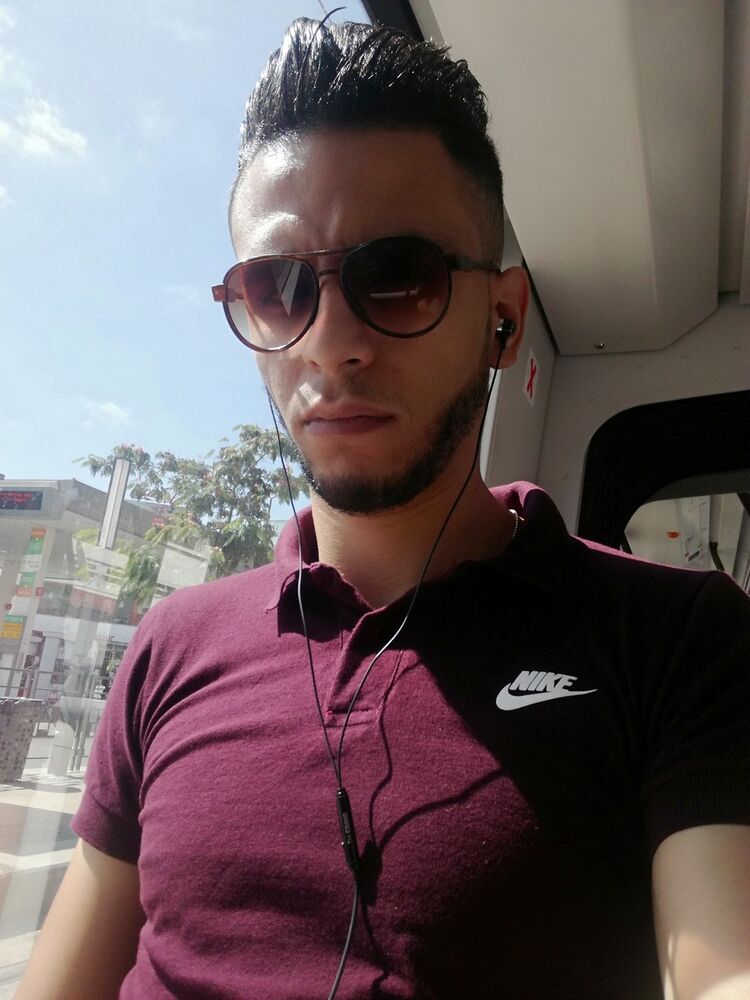  17998305  Nizar, 33 ,    