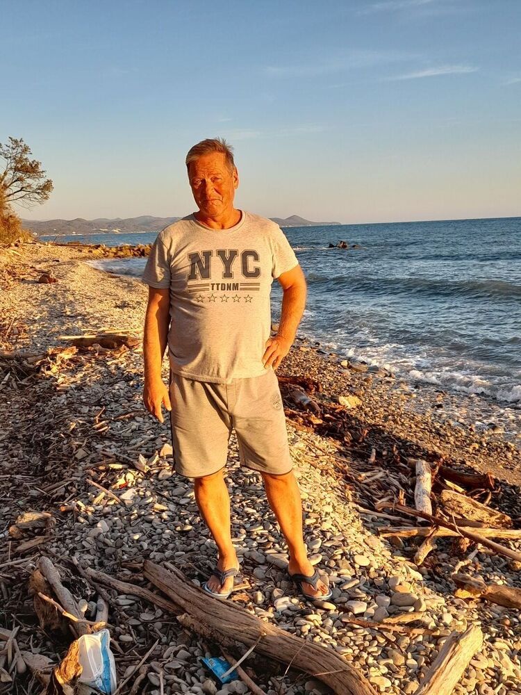  53165595  Igor, 51 ,    