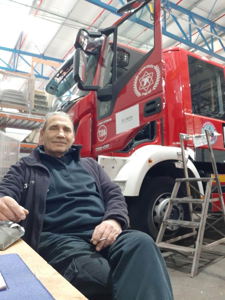  51683525  , 48 ,    Azor