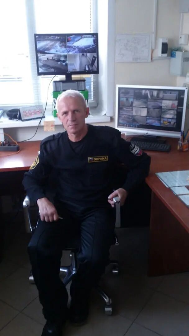  43232445  Pavel, 60 ,    