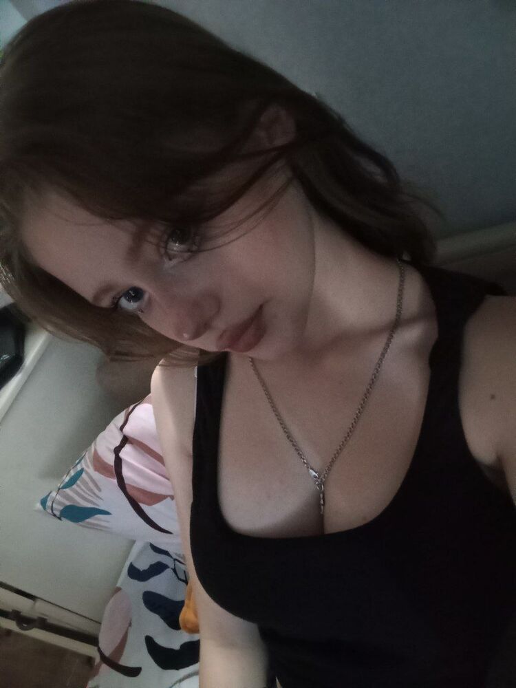  53027635  Anna, 19 ,    