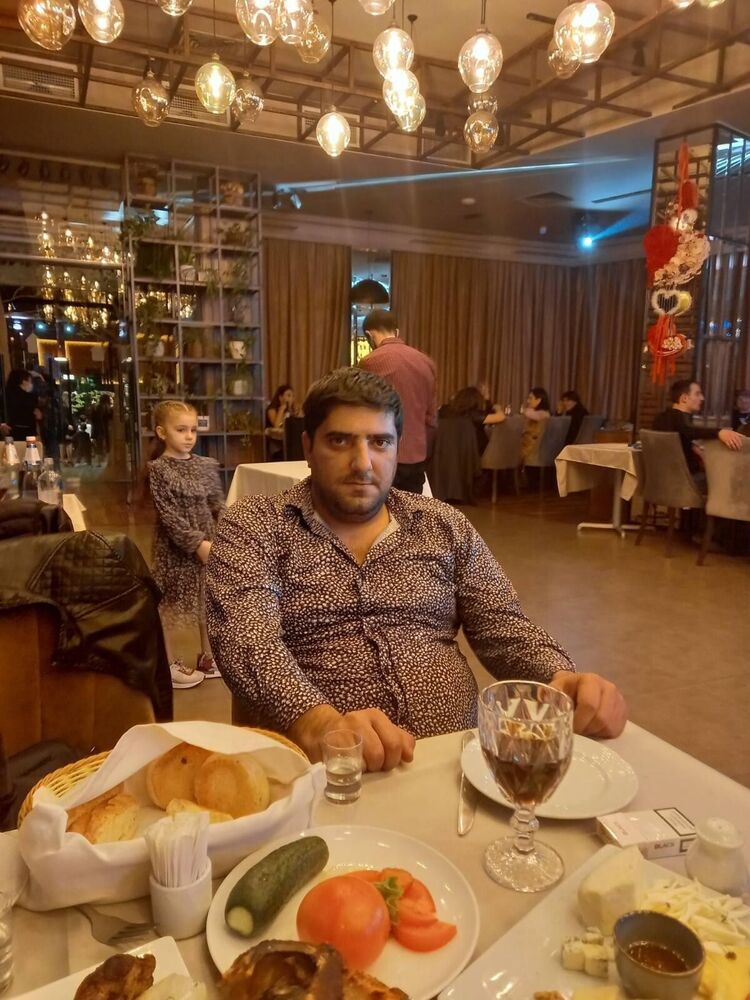  24923995  Arman, 36 ,     
