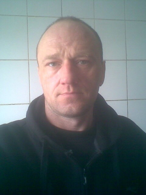  7107655  Aleksei, 49 ,    