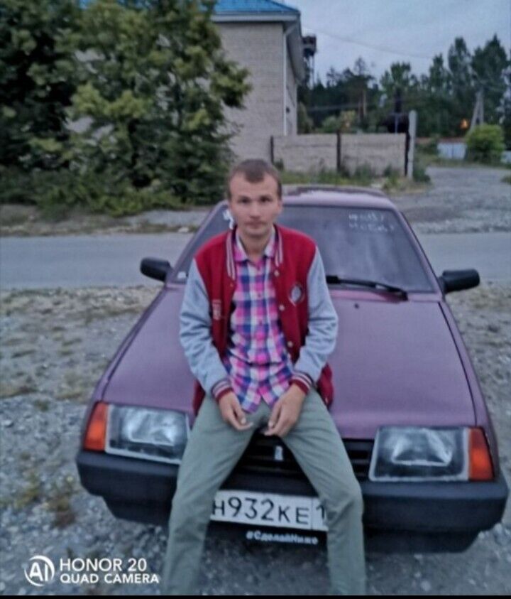  28077445  Viktor, 34 ,    -