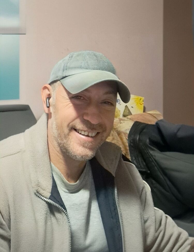  54193925  Bobby, 46 ,    