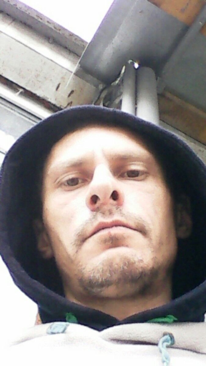  19155905  Den, 42 ,    --