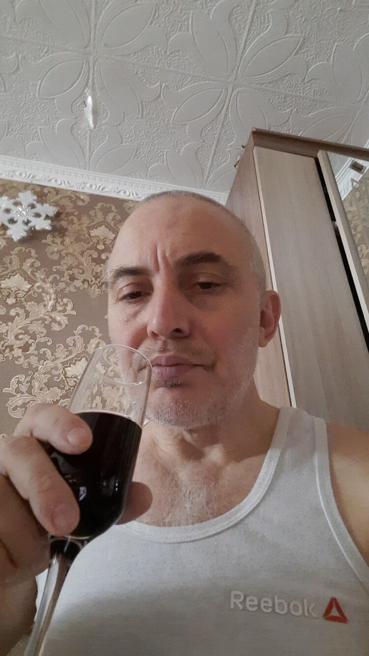  36540525  Artur, 50 ,    