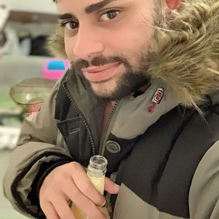  54488325  Daniel, 25 ,    -