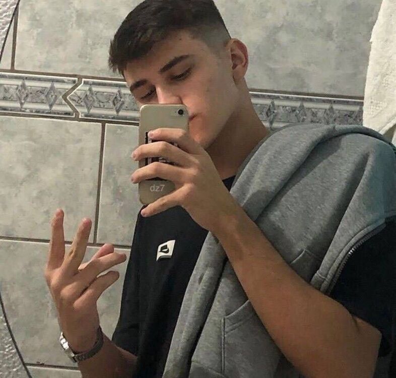  49695595  , 25 ,    