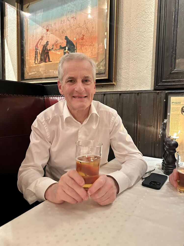  Bedford Park,   Vladimir Mat, 60 ,   c 