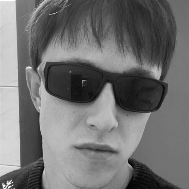  40580745  Alexander, 21 ,    --