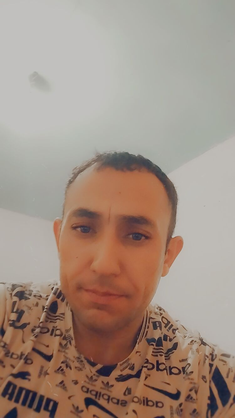  47357345  Alinur, 39 ,    
