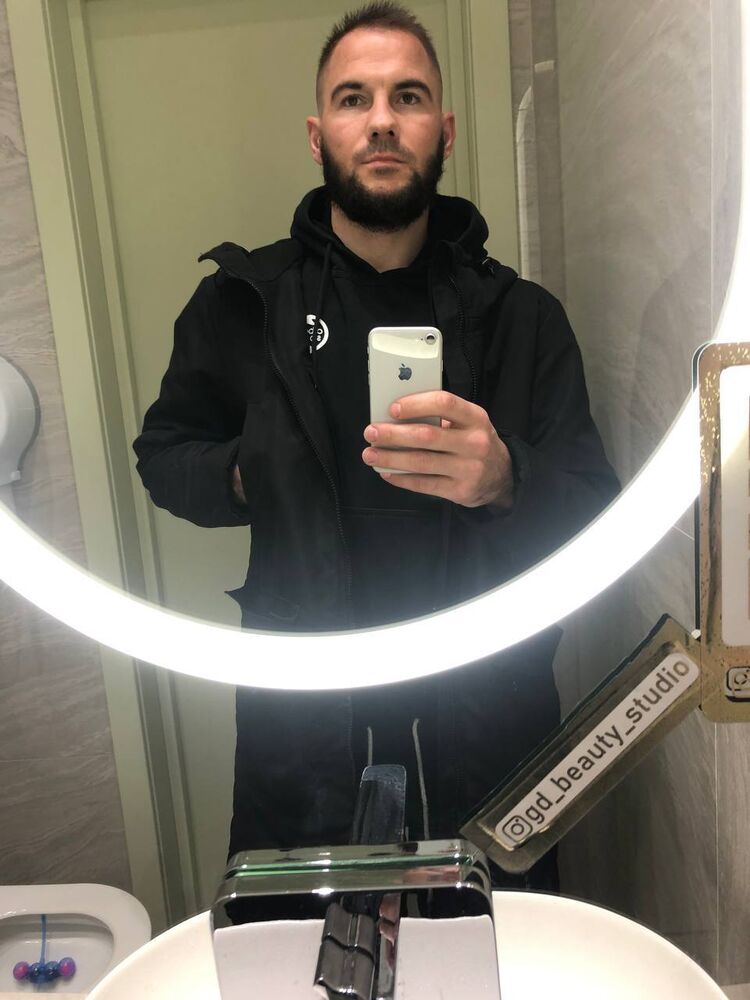  48318945  , 33 ,    