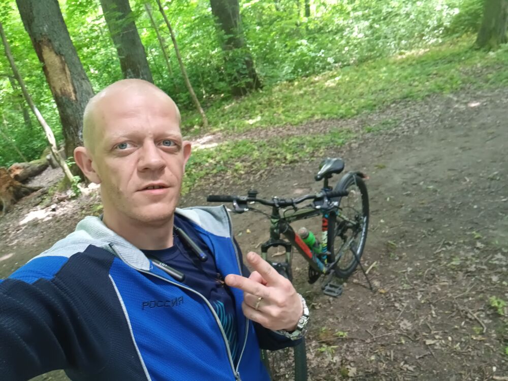  51794765  Nikolai, 35 ,    