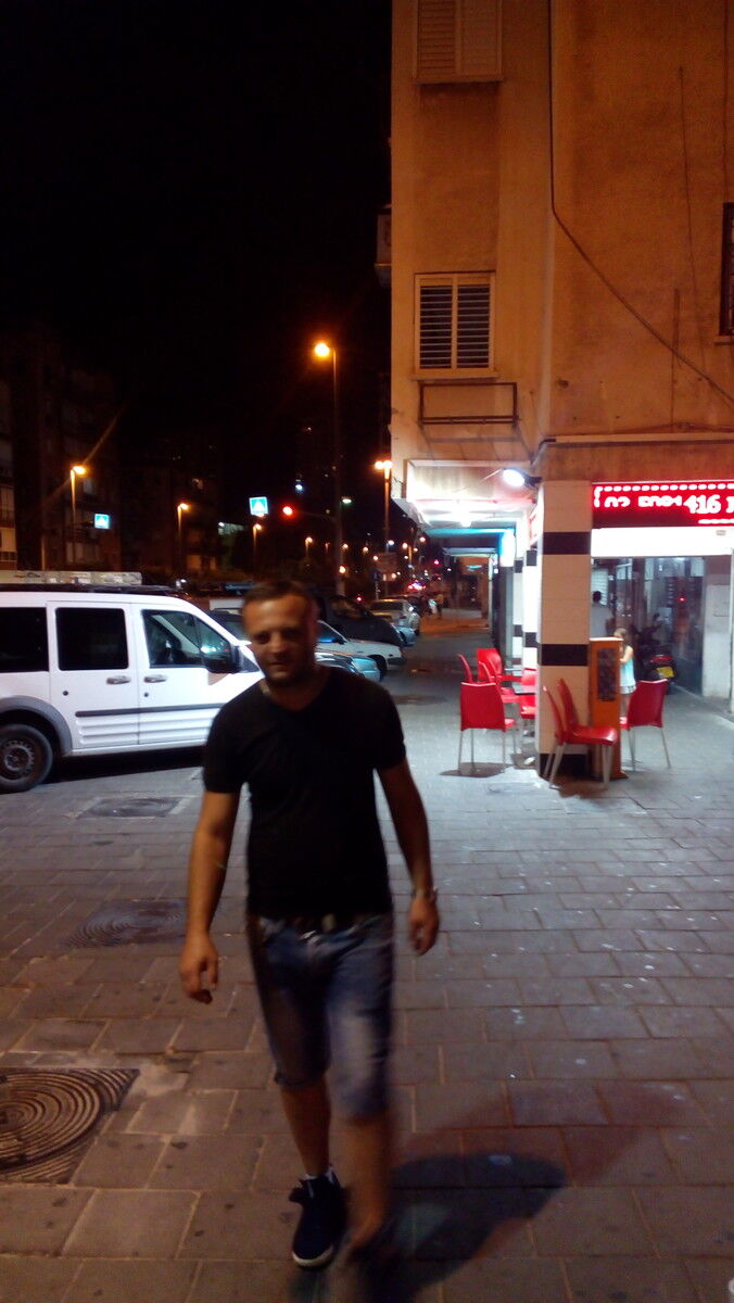  8047305  Temo, 46 ,    