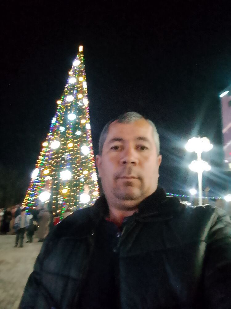  48969705  , 42 ,    Cookham