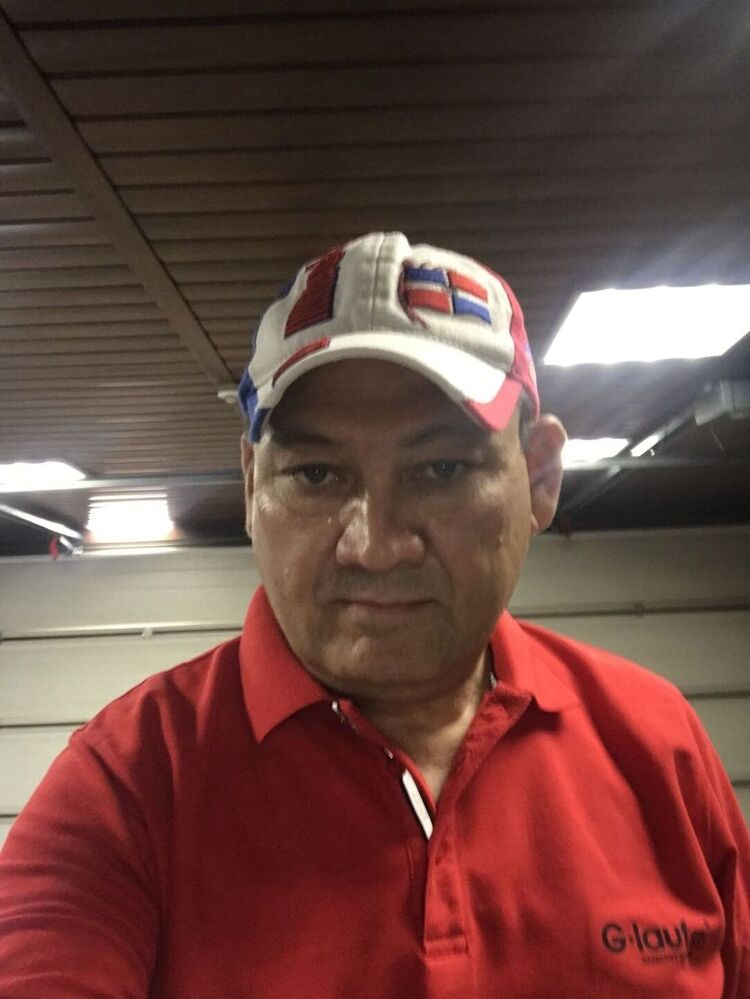 32828015  , 51 ,    