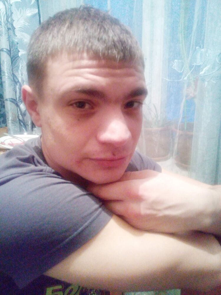  ,   Viktor, 37 ,   c 