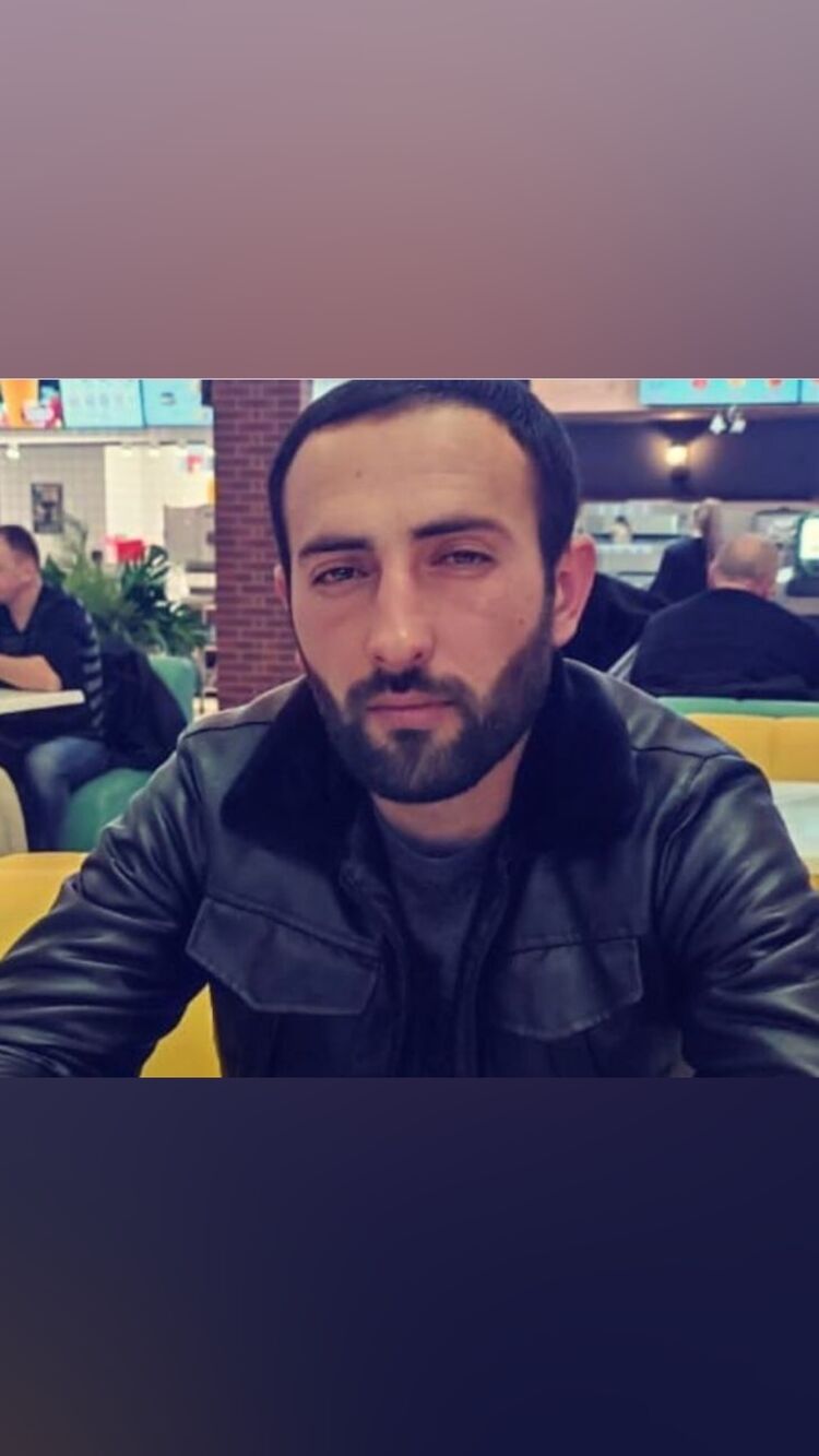  35381785  Kerim, 32 ,    