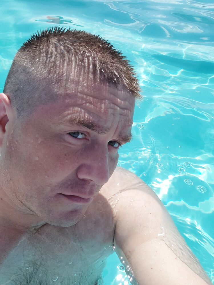  42734465  Dmitry, 42 ,    