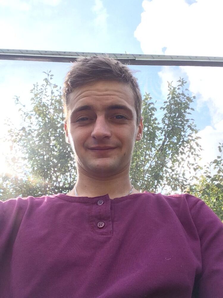  ,   Viktor, 32 ,   ,   , c , 