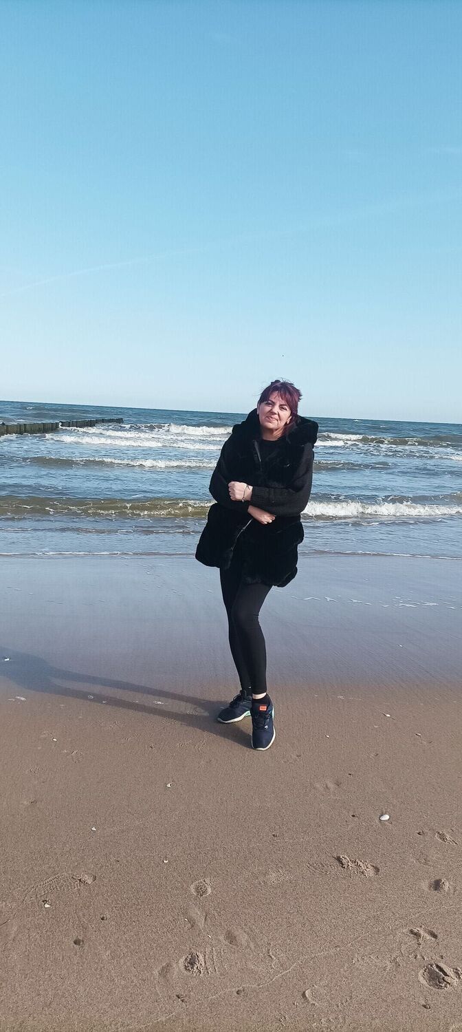  ,   IRYNA, 32 ,   c 