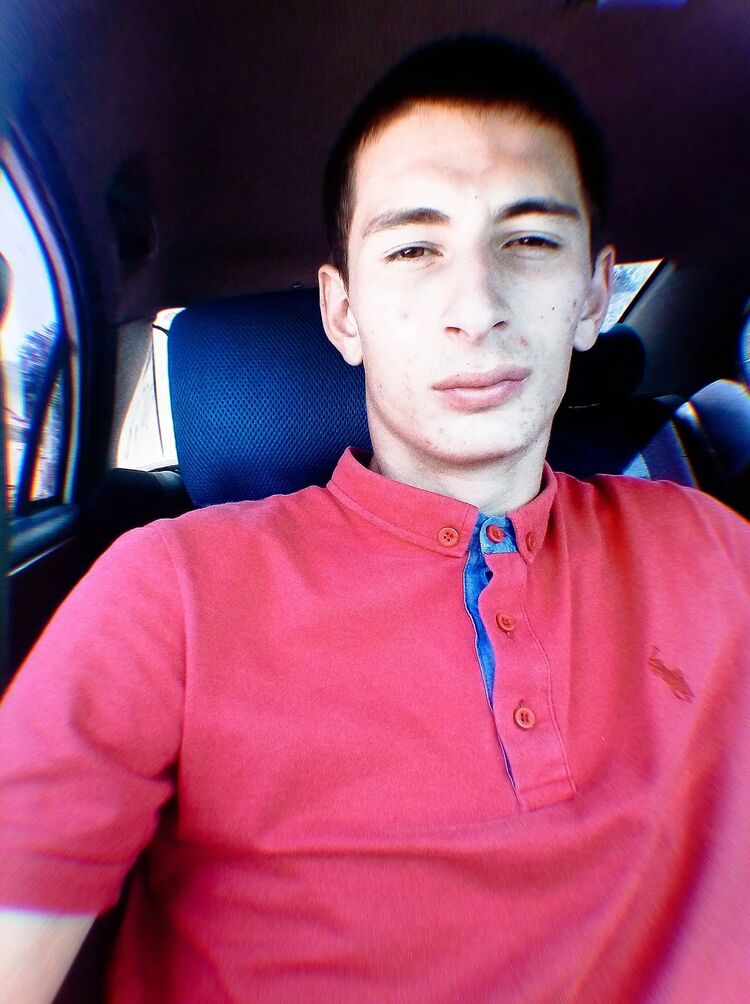  28943105  Ilya, 23 ,    