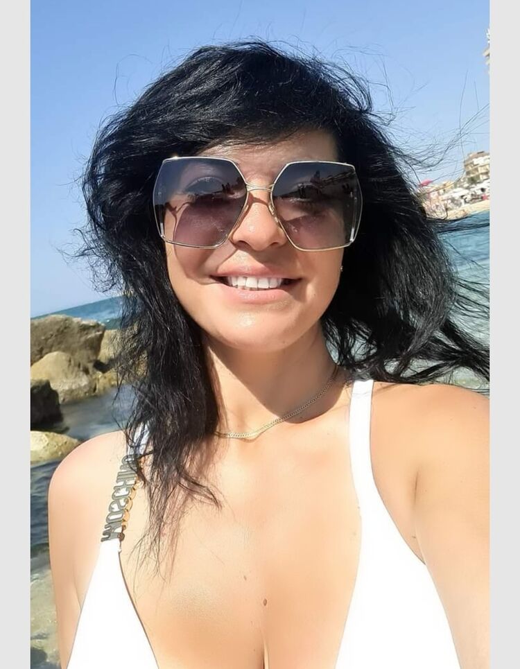  33250725  Elena, 37 ,    