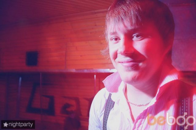  ,   Mikhail, 32 ,     , c 