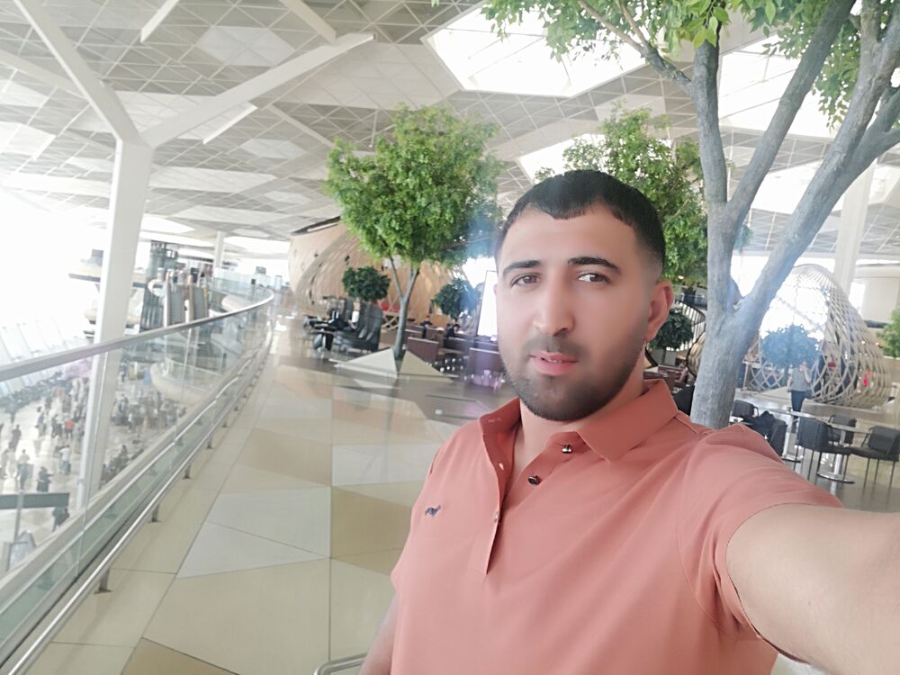  ,   Kolya, 35 ,     